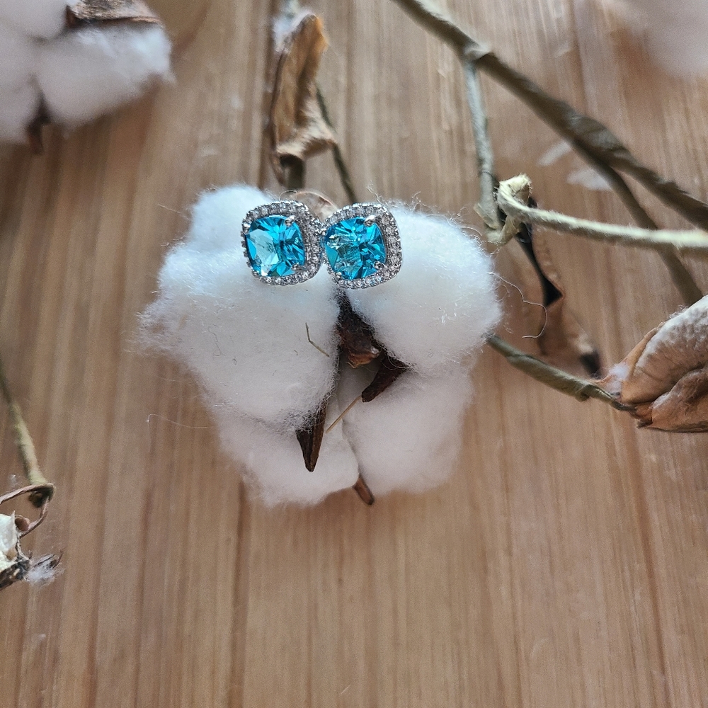 GORGEOUS!!! Aquamarine Halo cut CZ earrings in SILVER - Picture 7 of 11